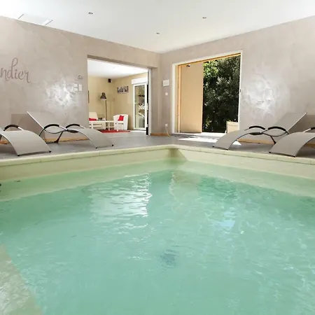 Hébergement de vacances De L'amandier *